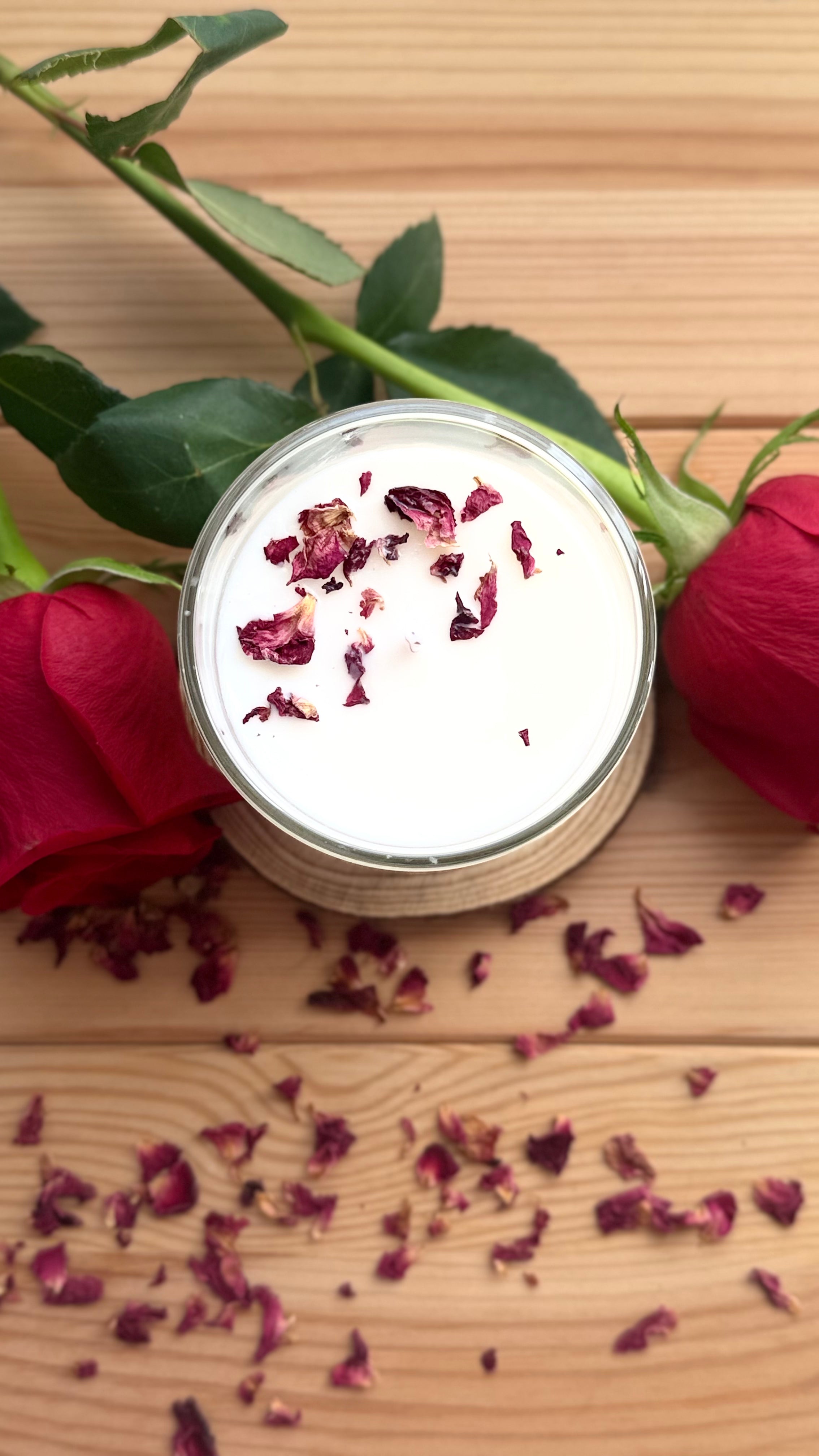 PETALOS DE ROSA. Un abrazo de amor para conectar contigo.