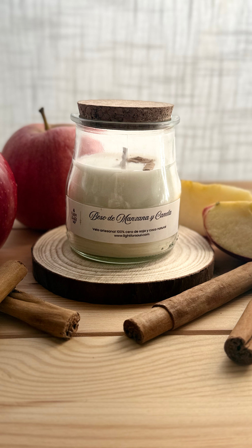 BESO DE MANZANA Y CANELA. Calidez que atrae todo lo bueno.
